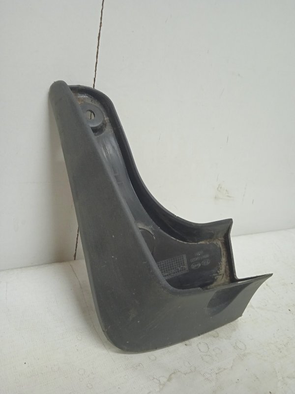 Брызговик задний левый