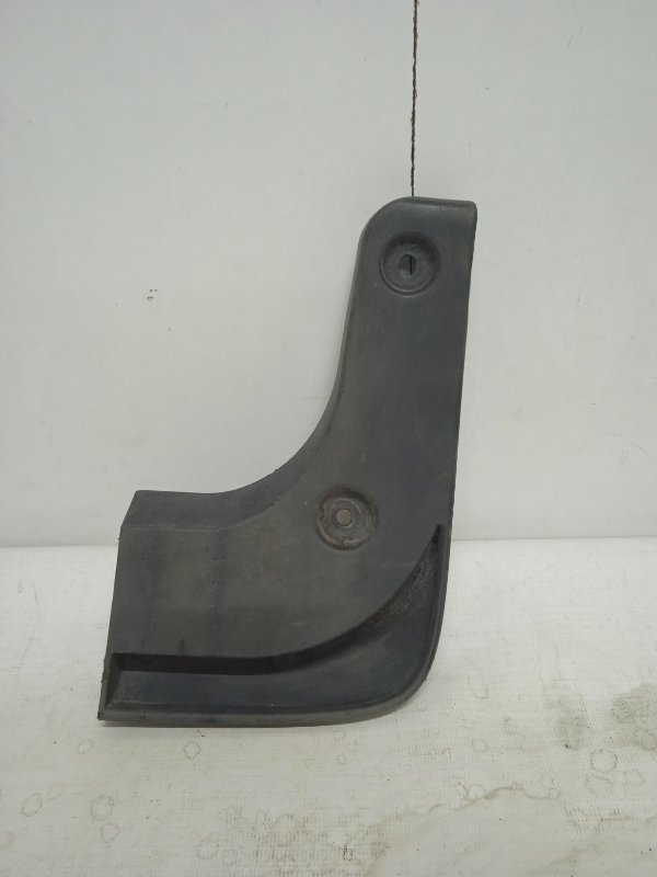 Брызговик задний левый