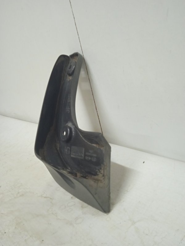 Брызговик задний левый