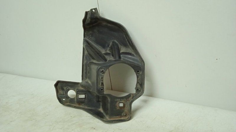 Кронштейн фары противотуманной левой