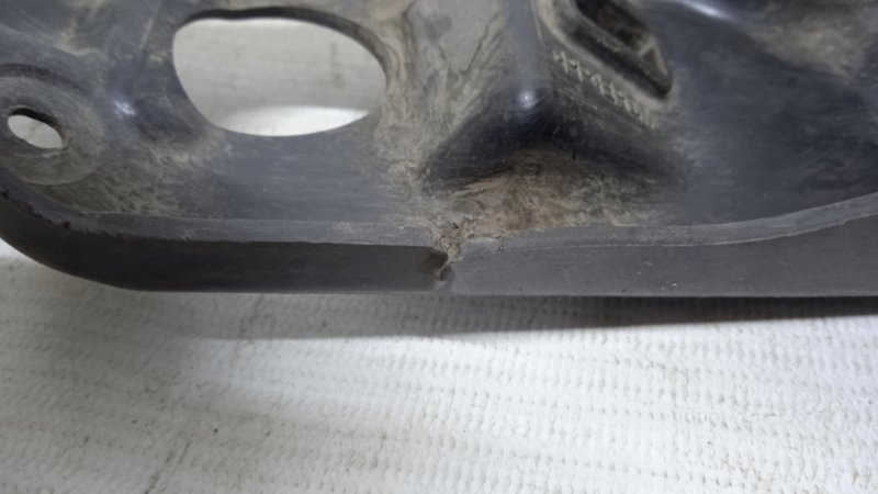 Кронштейн фары противотуманной левой