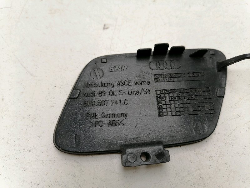 Заглушка буксировочного крюка