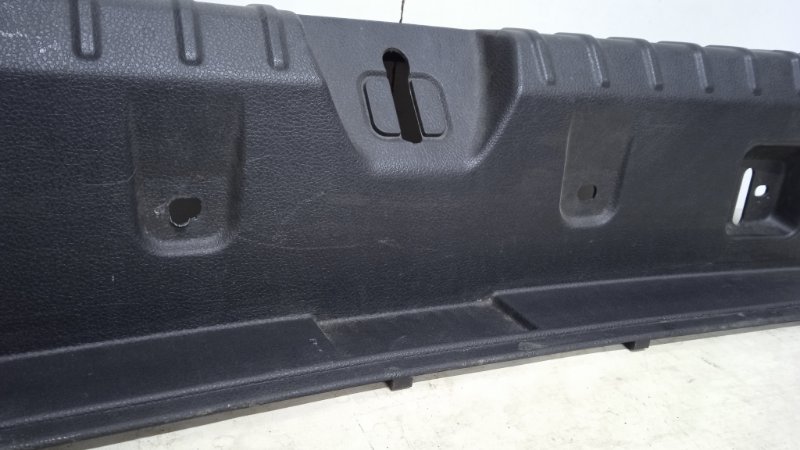 Кожух замка багажника