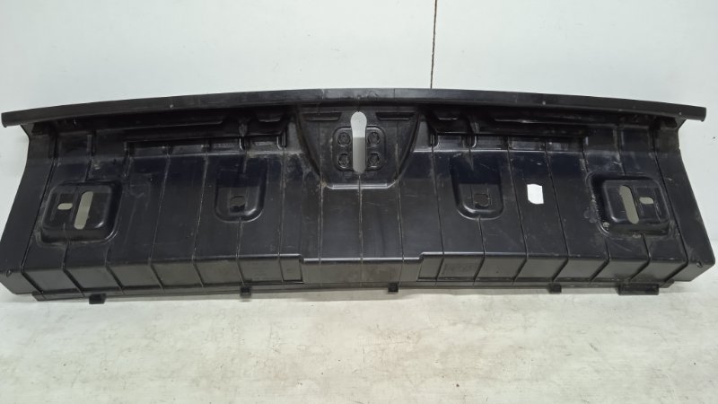 Кожух замка багажника