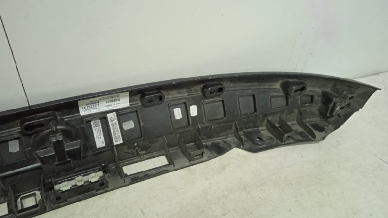 Накладка крышки багажника