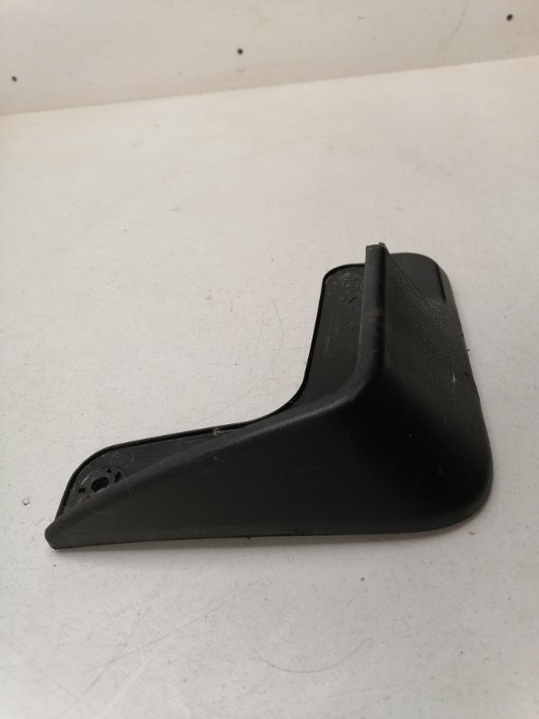 Брызговик задний левый