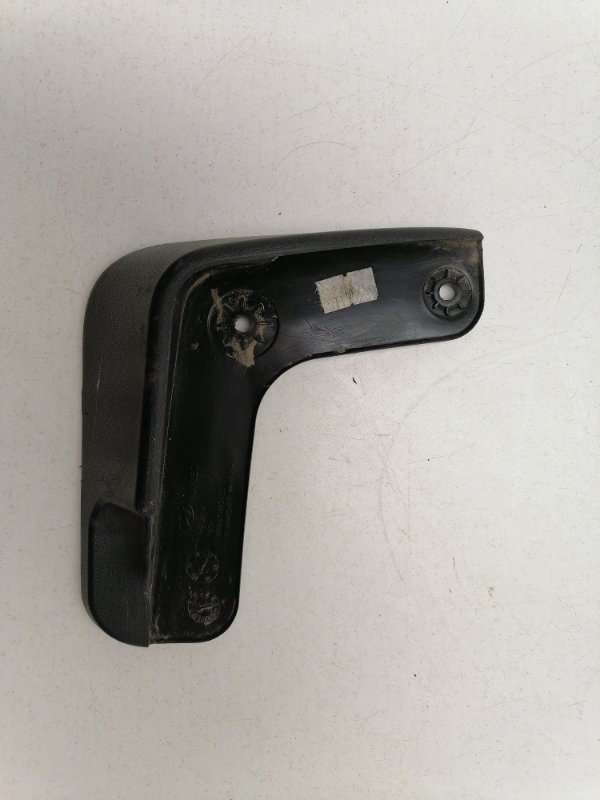 Брызговик задний левый