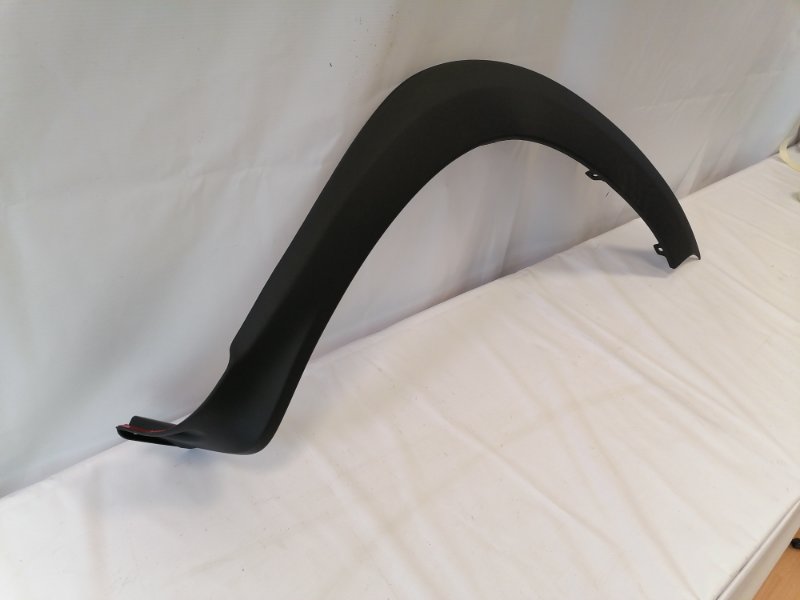 Накладка переднего крыла правого