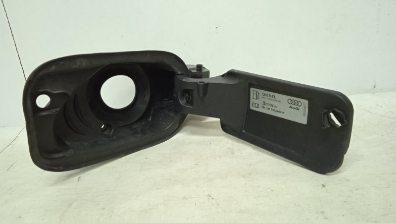 Лючок бензобака