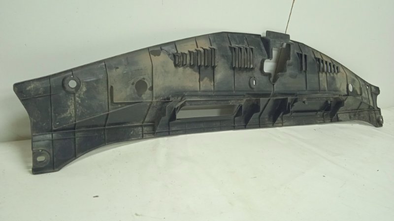 Кожух замка капота