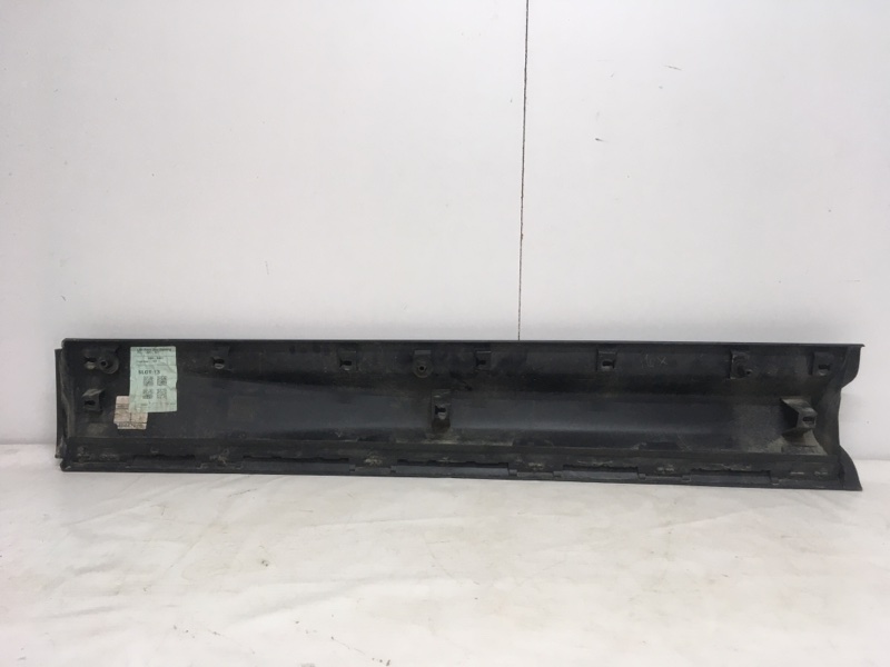 Накладка двери передней правой