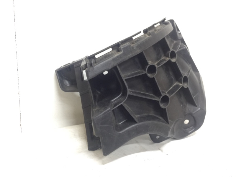 Кронштейн заднего бампера правый