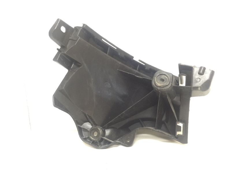 Кронштейн заднего бампера правый