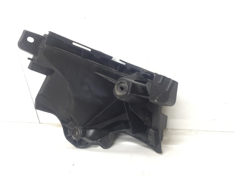 Кронштейн заднего бампера правый