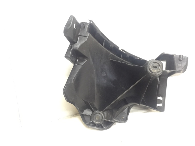 Кронштейн заднего бампера правый