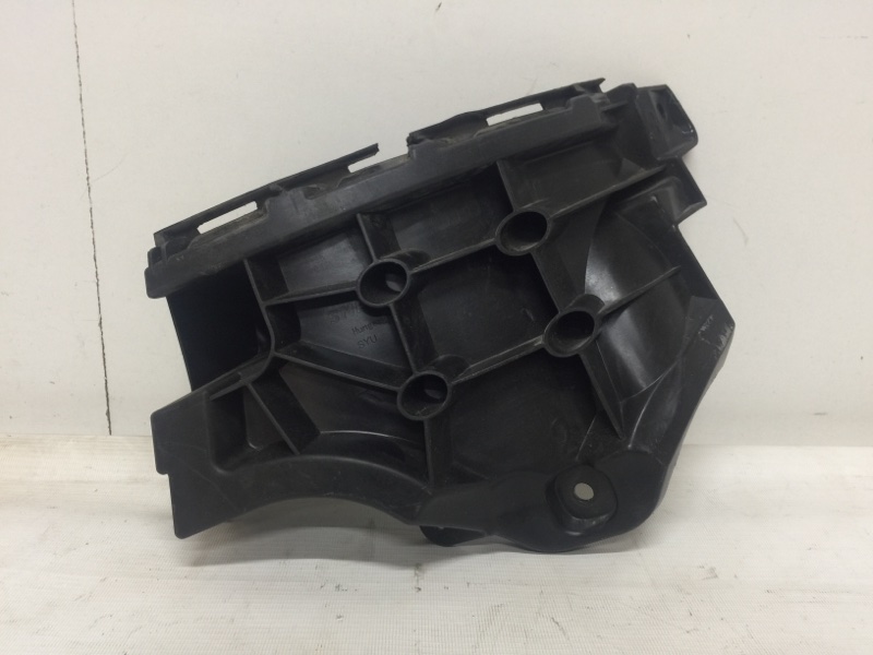 Кронштейн заднего бампера правый