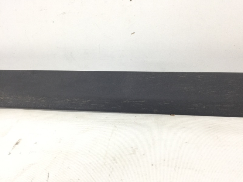 Молдинг передней левой двери