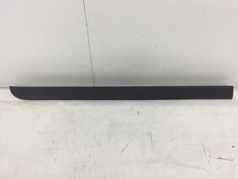 Молдинг передней левой двери