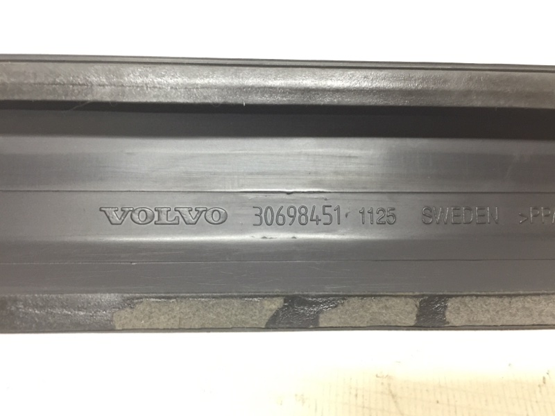 Молдинг передней левой двери