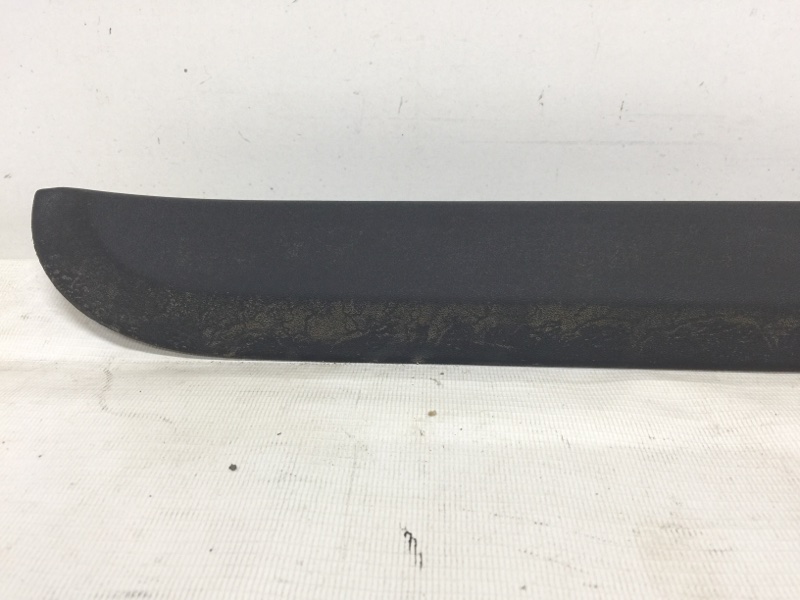 Молдинг передней левой двери