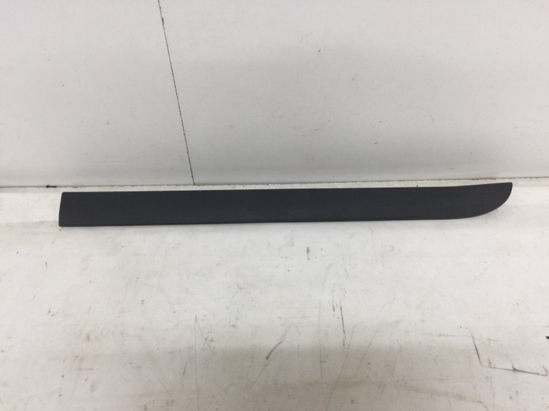 Молдинг задней левой двери