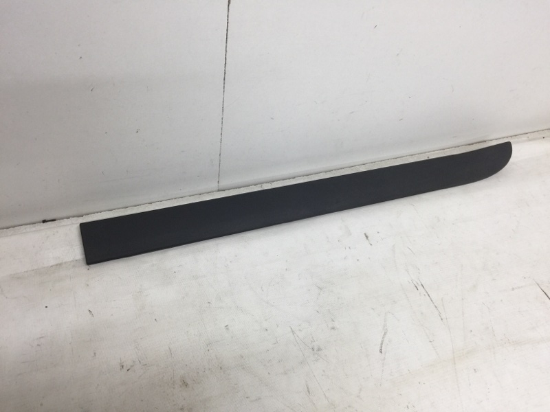 Молдинг задней левой двери