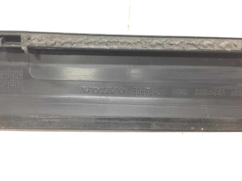 Молдинг задней левой двери