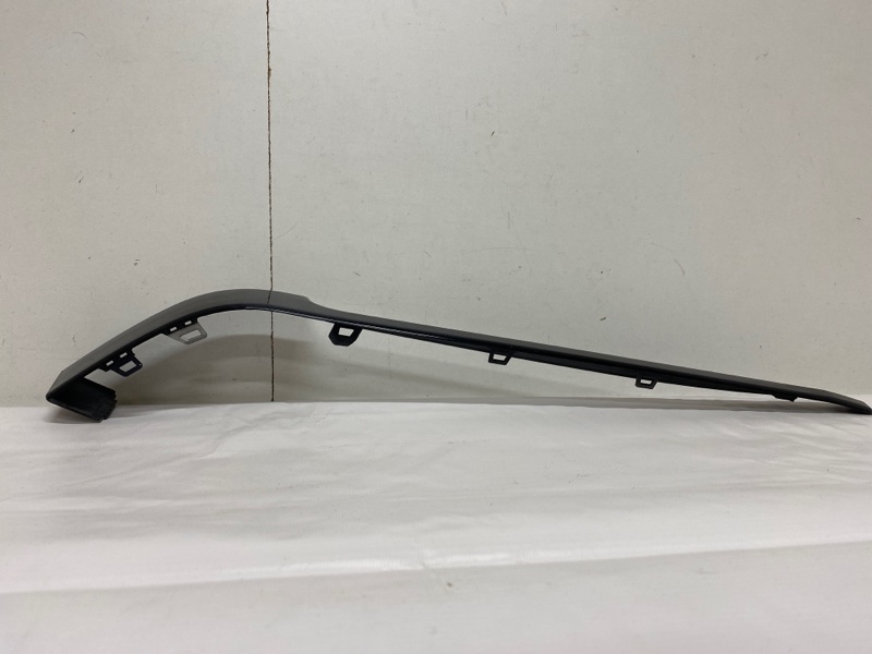 Молдинг заднего бампера правый