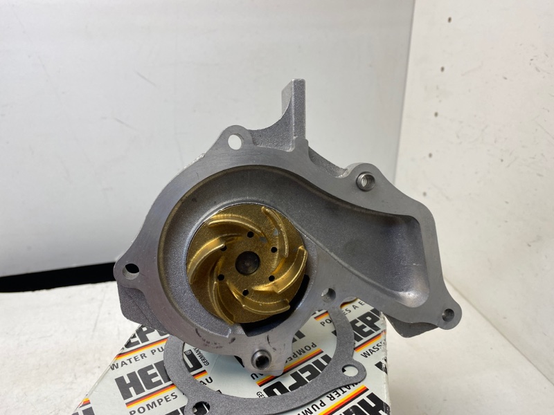 Насос водяной (помпа)