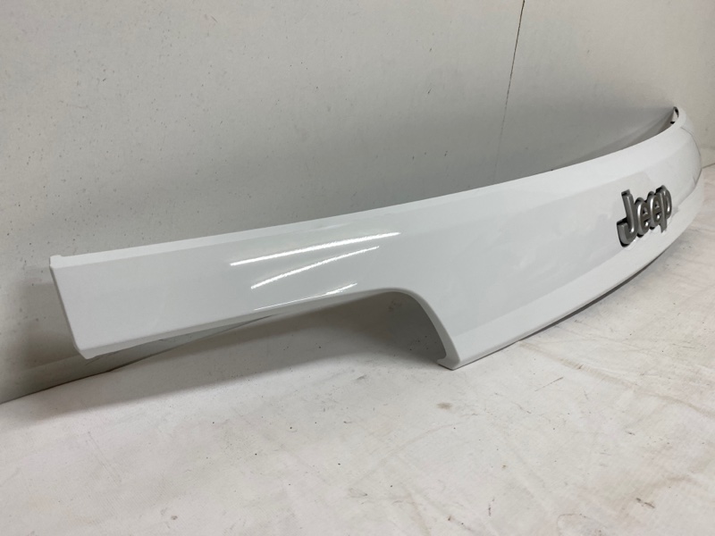 Накладка двери багажника