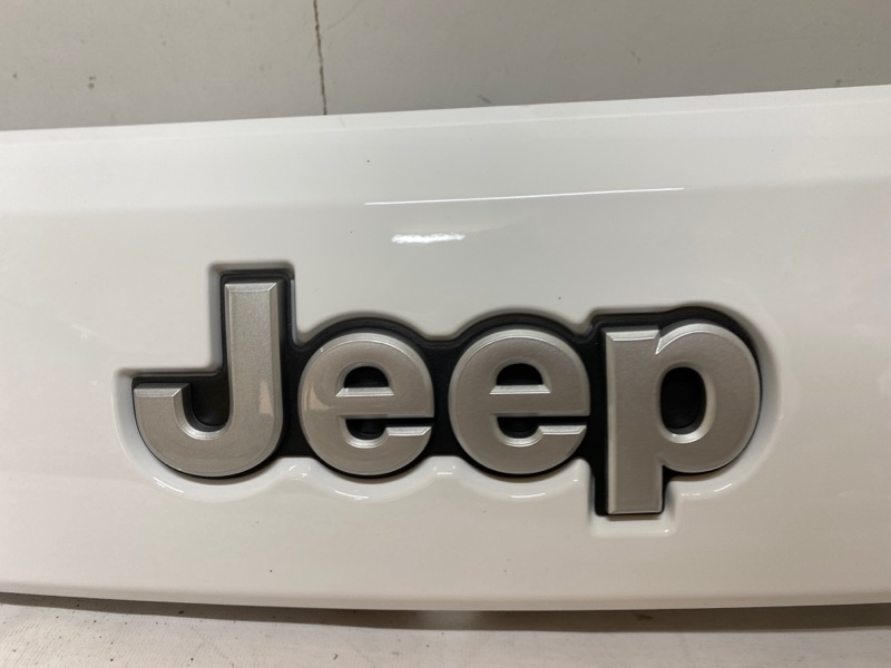 Накладка двери багажника