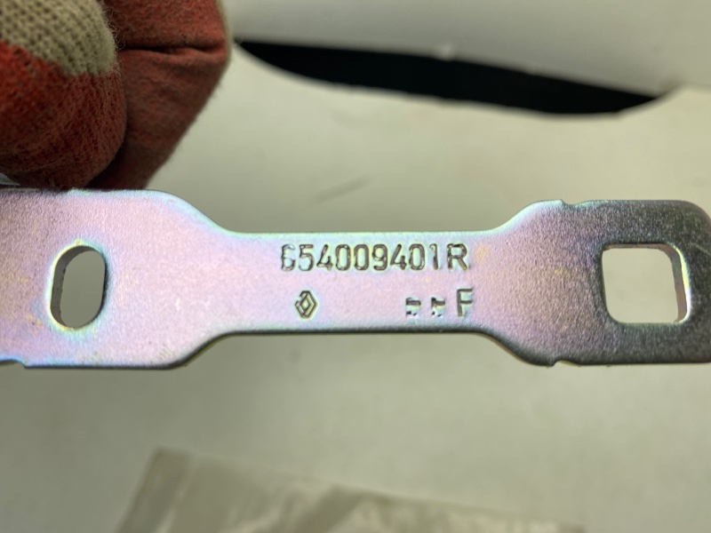 Петля капота правая