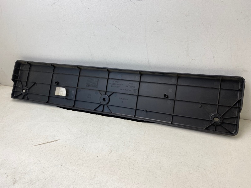 Накладка переднего бампера под номер