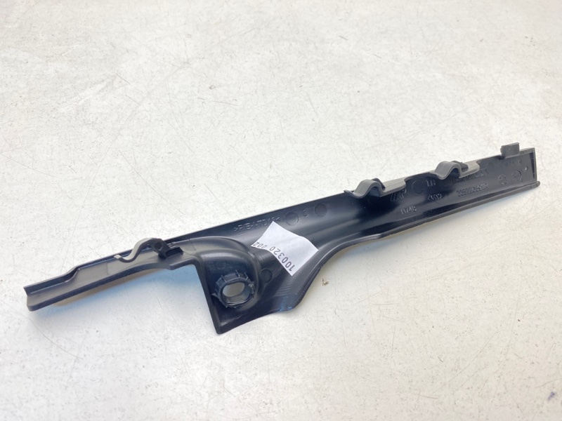 Решетка стеклоочистителей (Жабо)