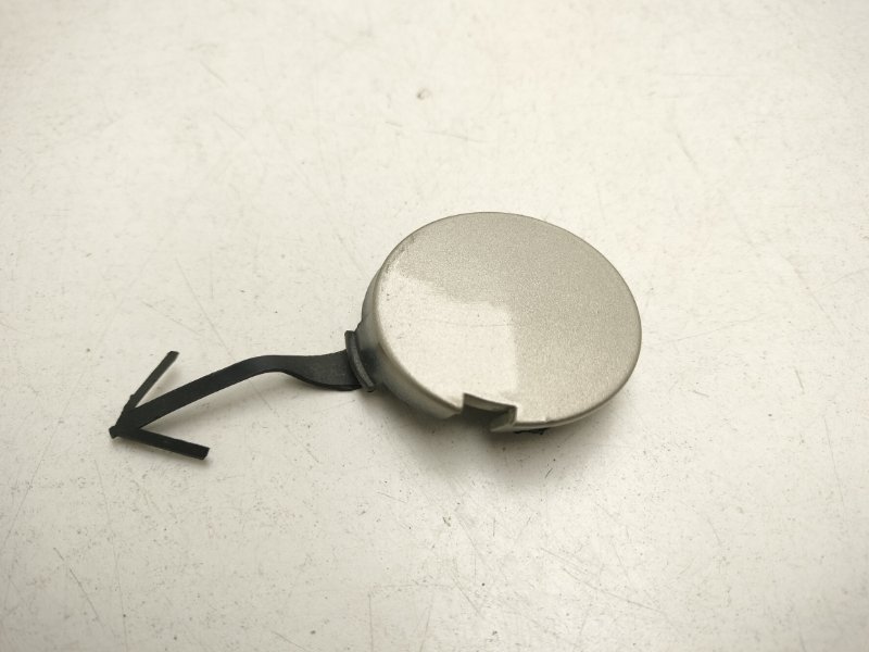 Заглушка буксировочного крюка