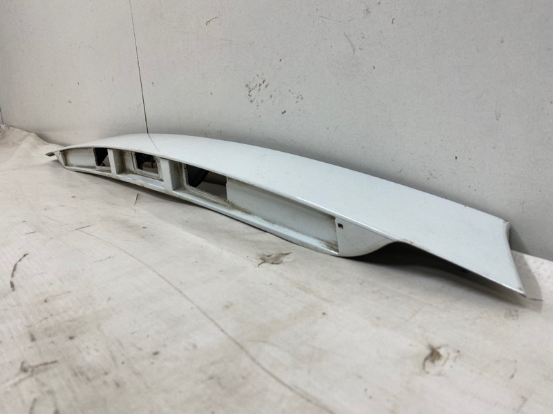 Накладка двери багажника