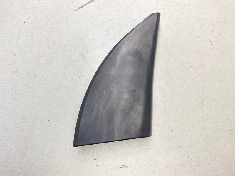 Накладка двери передней правой