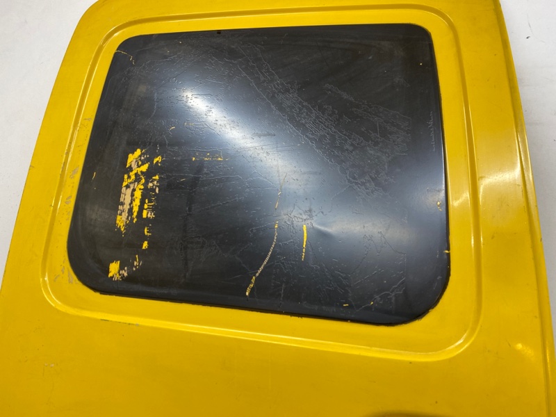 Дверь задняя правая