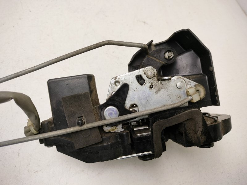 Замок двери задней правой