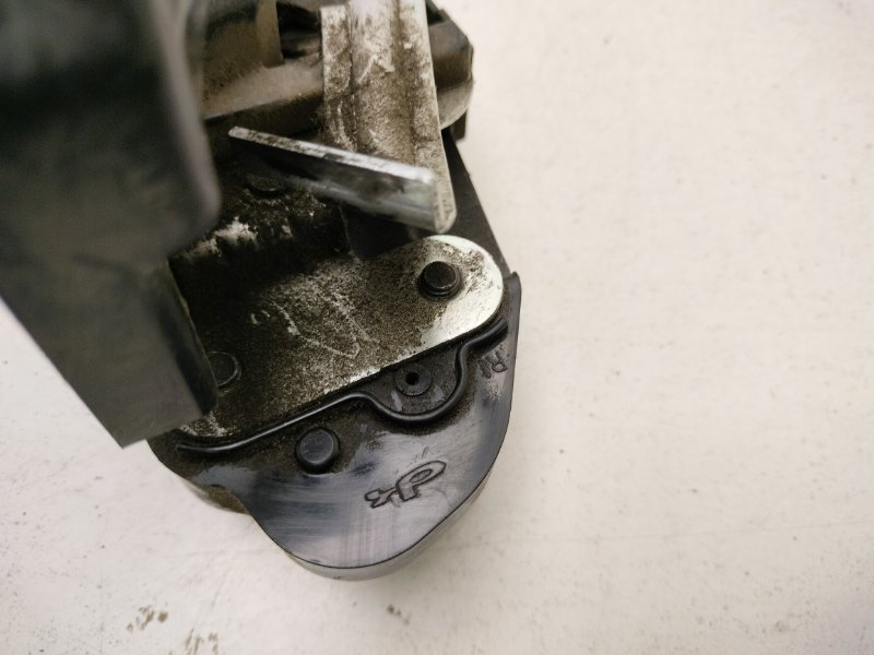 Замок двери задней правой