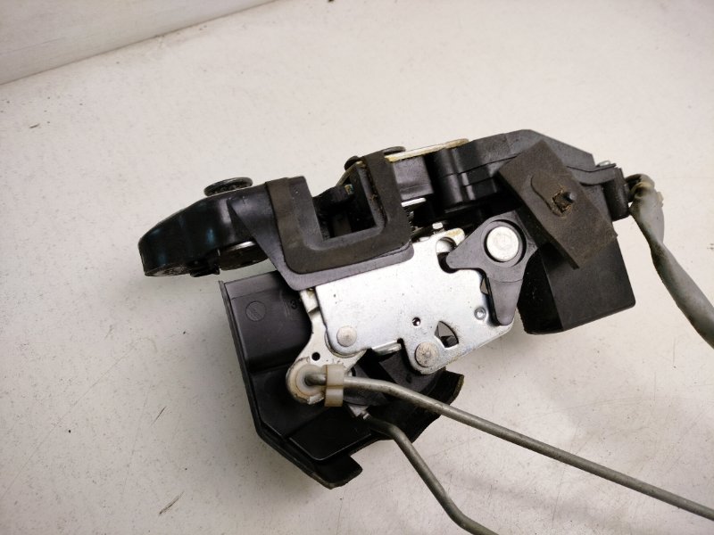 Замок двери задней правой