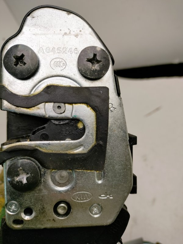 Замок двери задней правой