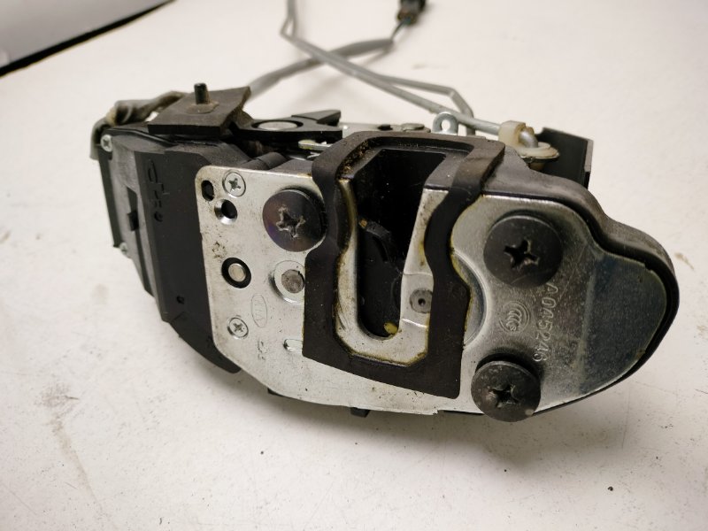 Замок двери задней правой