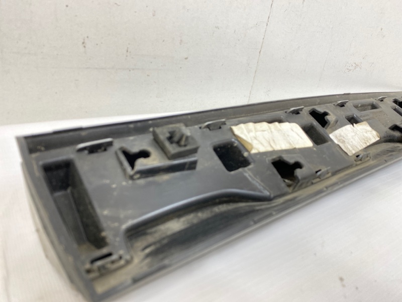 Накладка двери задней правой