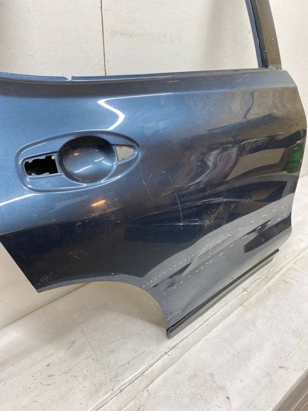 Дверь задняя правая