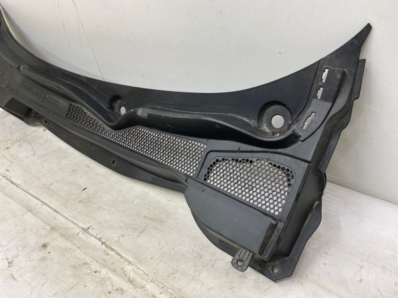 Решетка стеклоочистителей (Жабо)