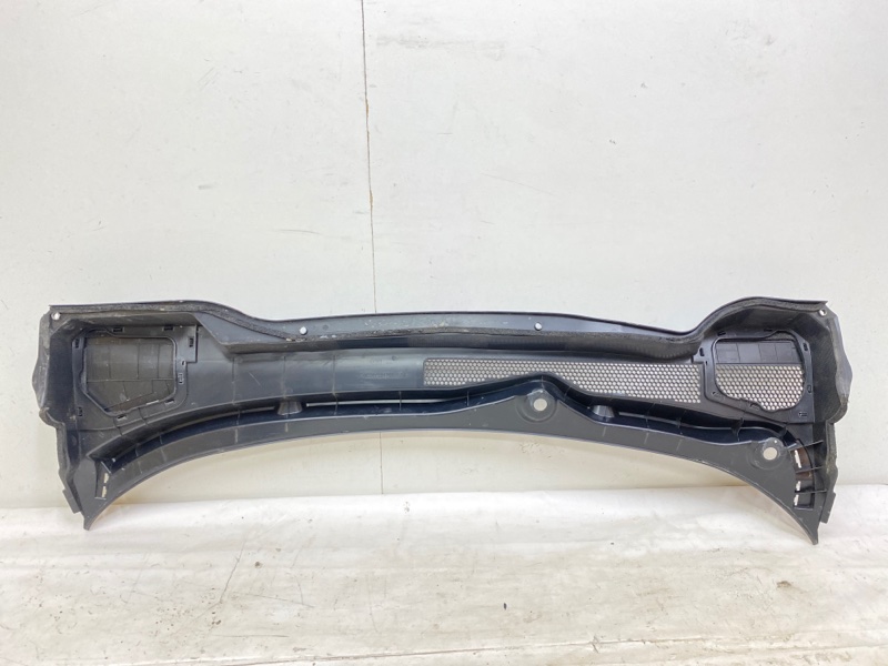 Решетка стеклоочистителей (Жабо)