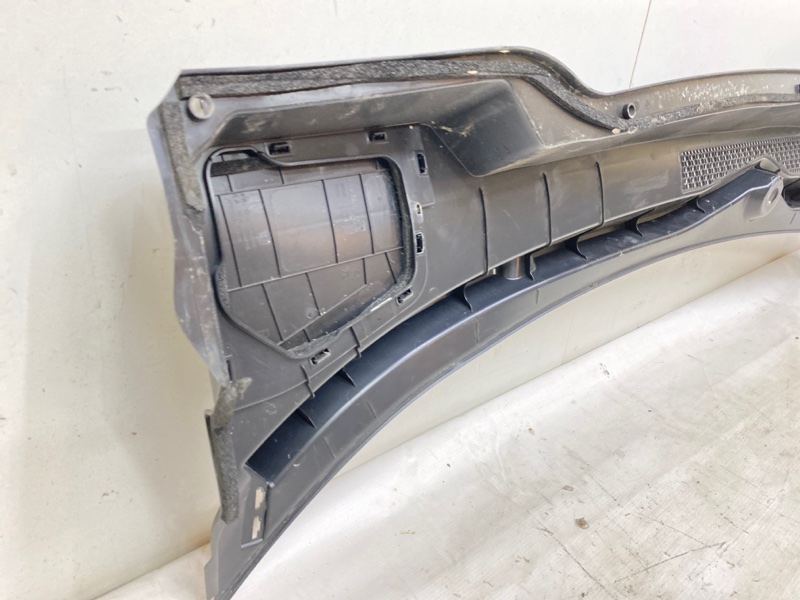 Решетка стеклоочистителей (Жабо)