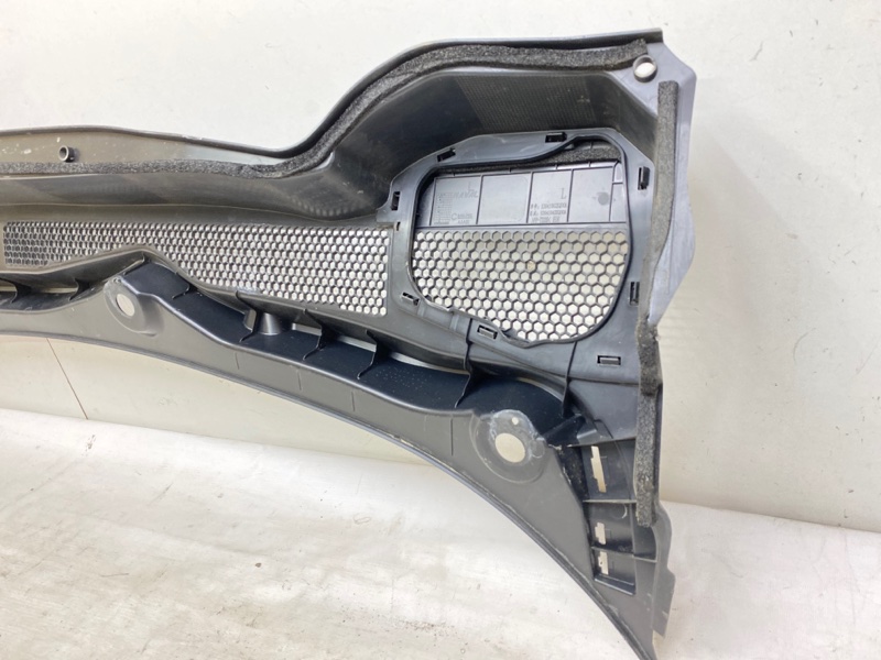 Решетка стеклоочистителей (Жабо)