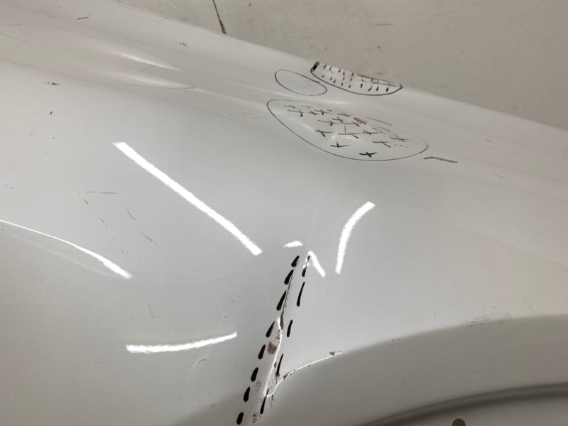 Крыло переднее правое